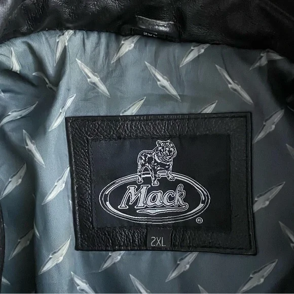 Vintage Mack Truck Men’s Black Quilted Embossed Leather Bomber Jacket Size XXL - Picture 12 of 13